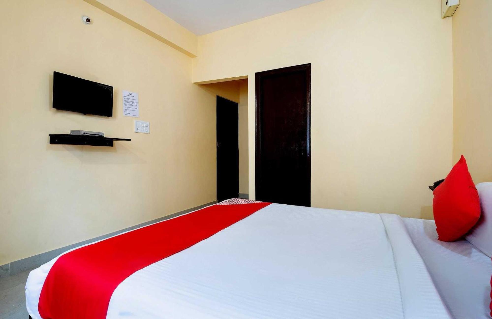 O Ashraya Comforts Hotel 4*