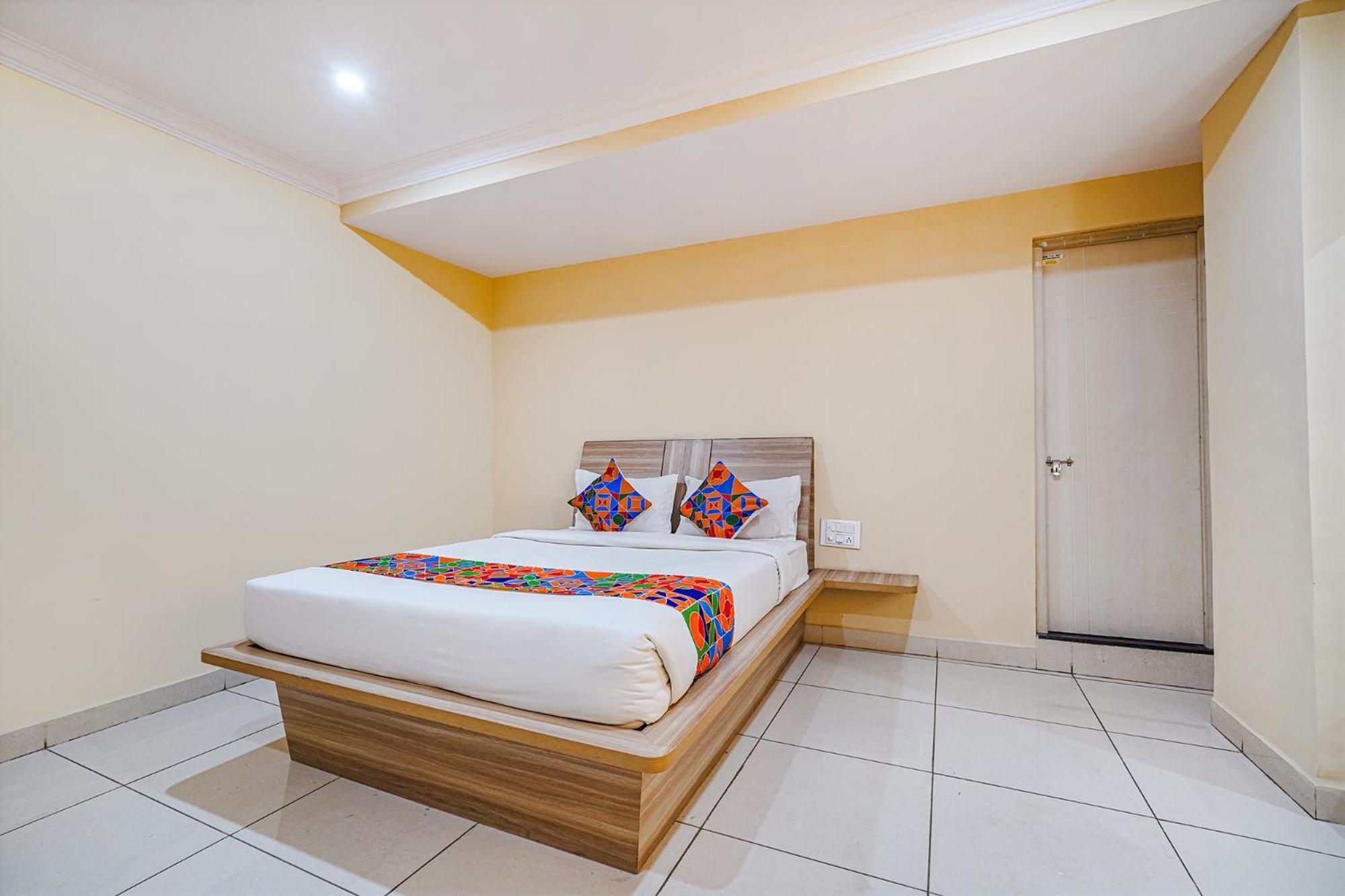 Hotel Fabhotel Bns Comforts