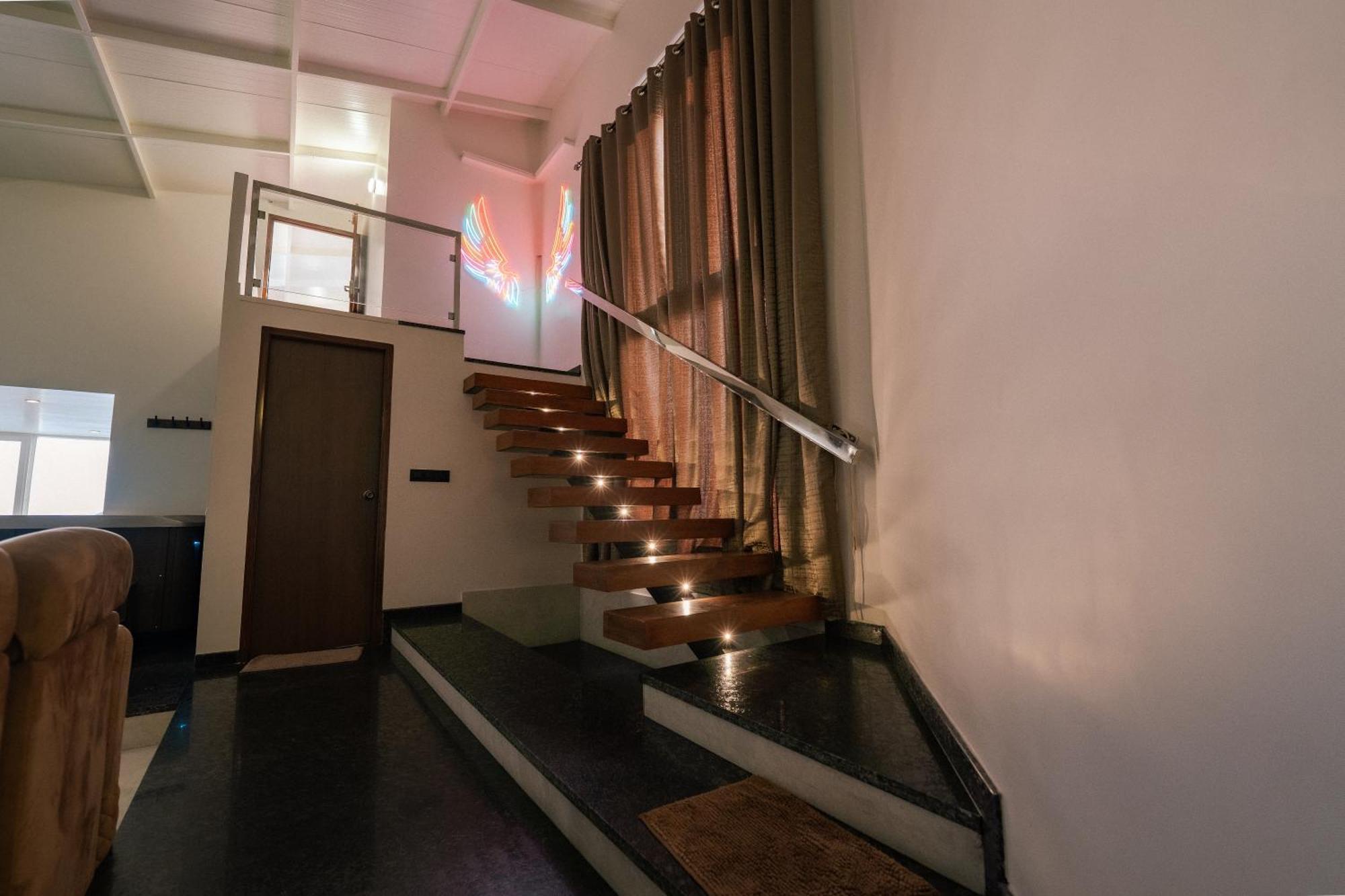 Elysia - A Luxury Penthouse Holiday home *