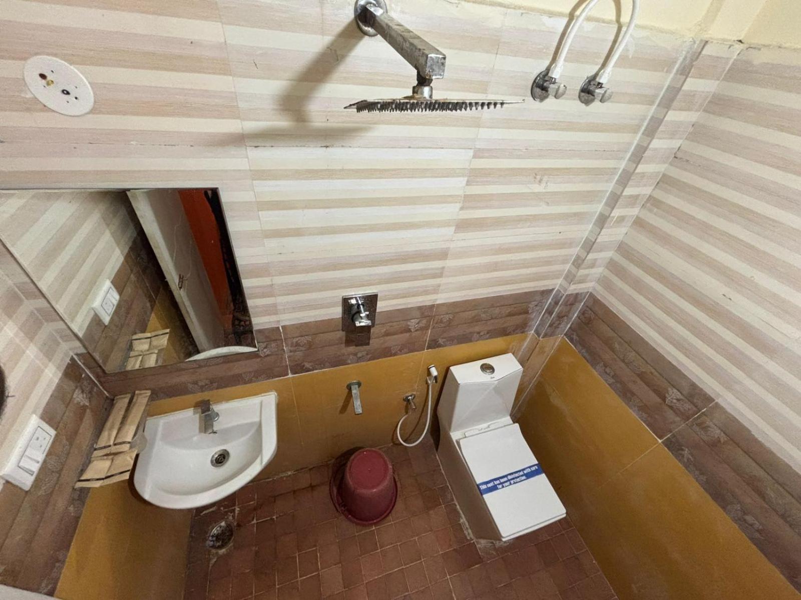 Hotel Royal Group Of 3*