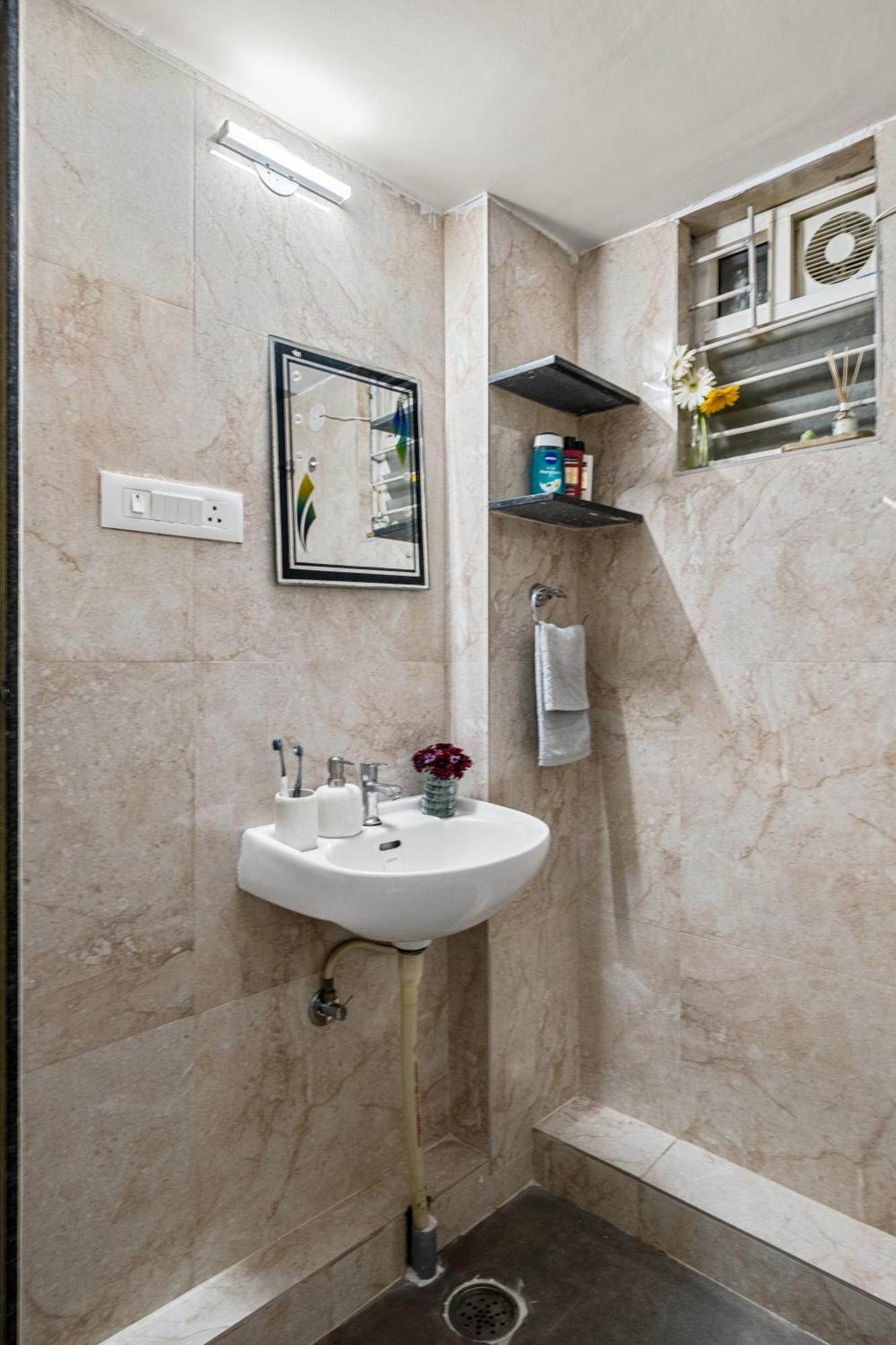 Gatsby 2bhk Luxury By Spacez