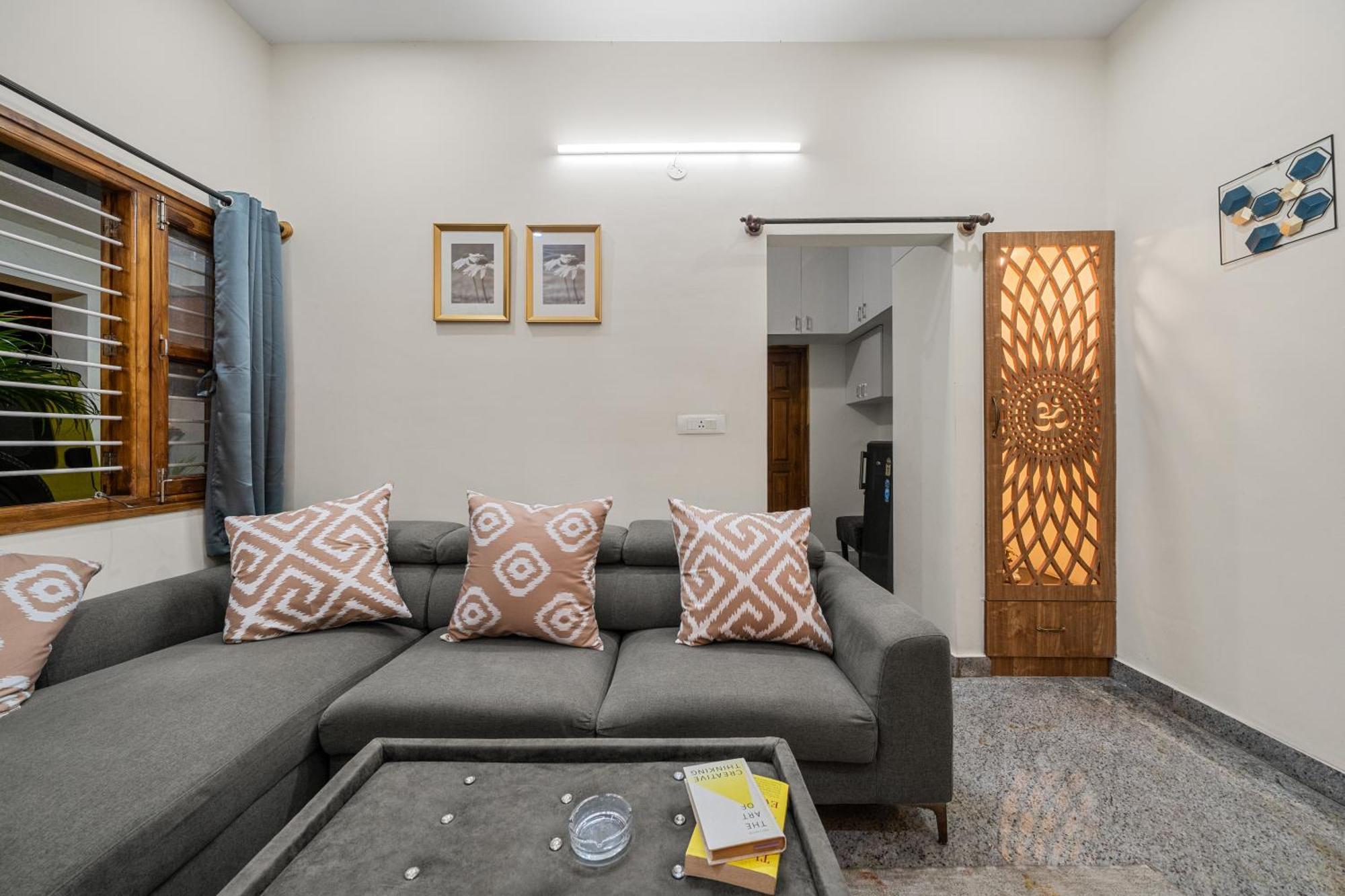 Gatsby 2bhk Luxury By Spacez * Bangalore