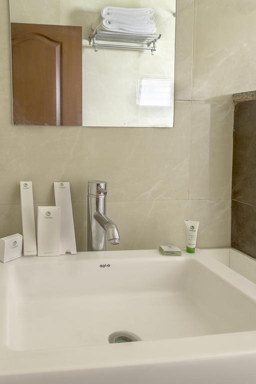 Hotel Treebo Grand Continent 3*