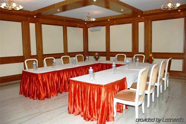 Hotel Paraag 3*