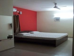 Hotel Pavani Royale
