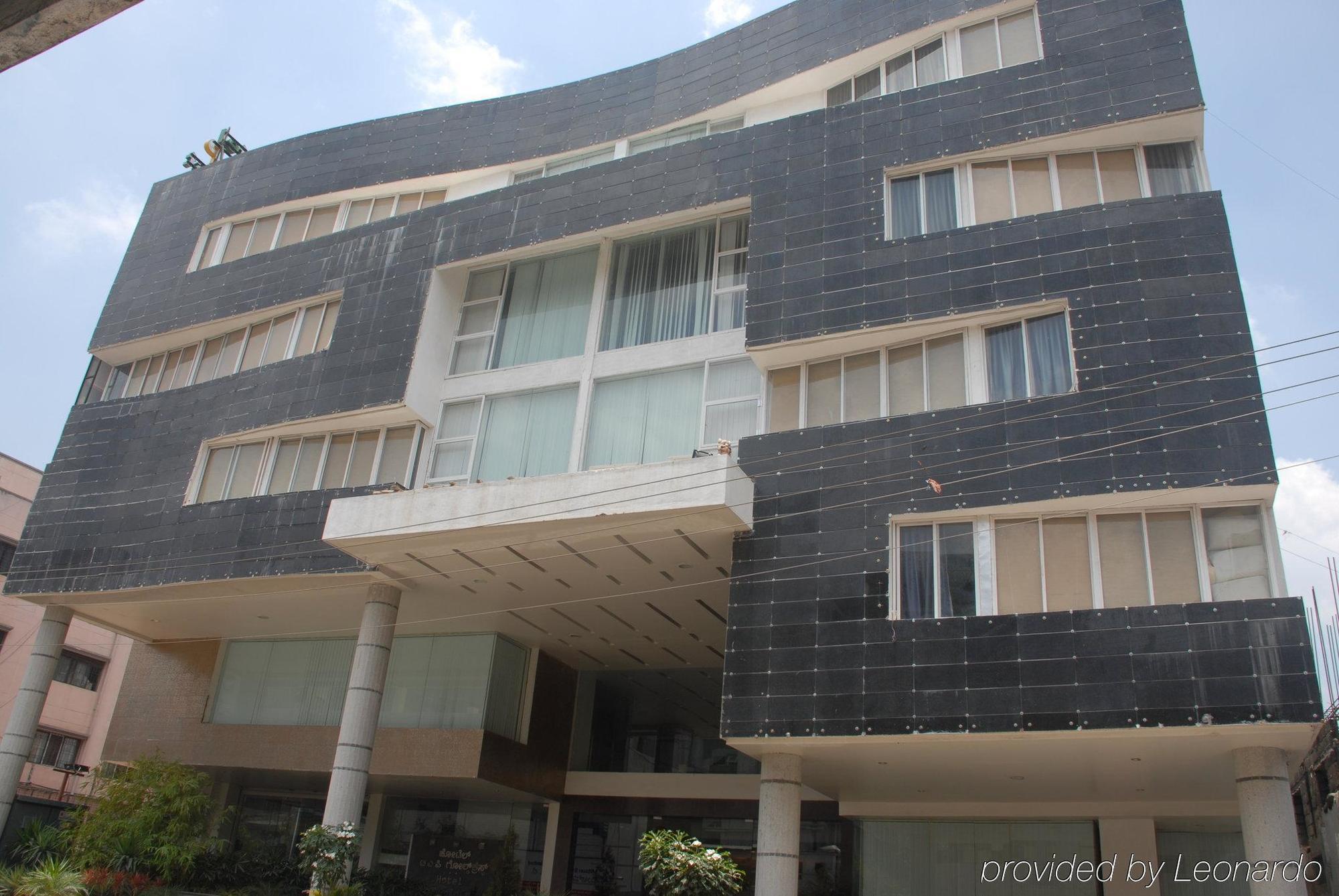 Hotel T.a.p. Gold Crest Bangalore