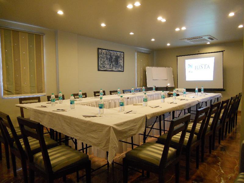 Justa Mg Road Hotel 4*