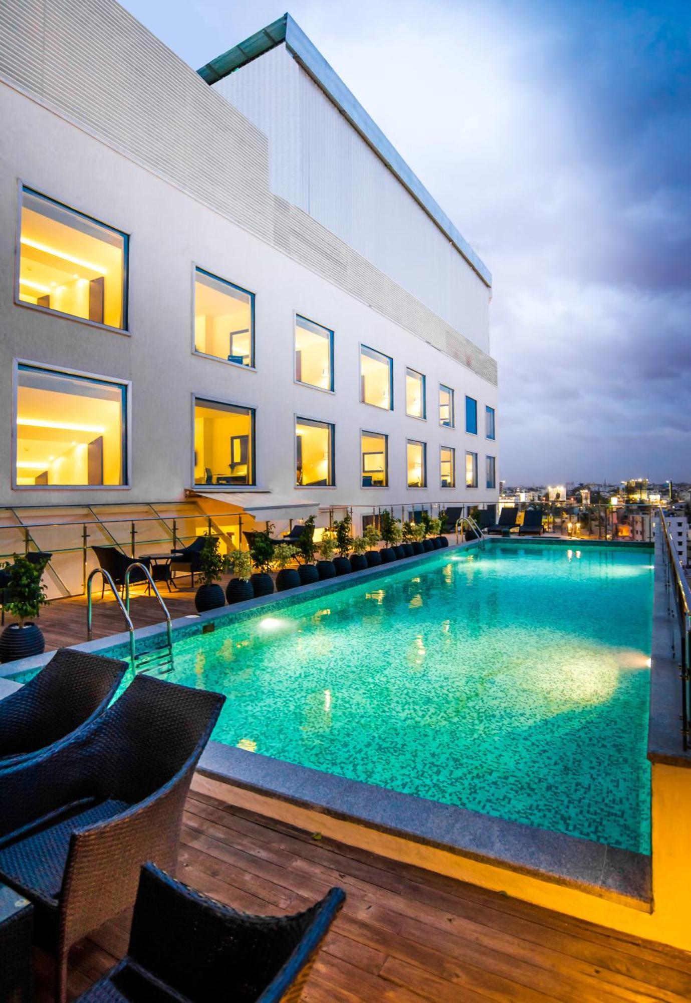 Hotel Howard Johnson By Wyndham, Hebbal,