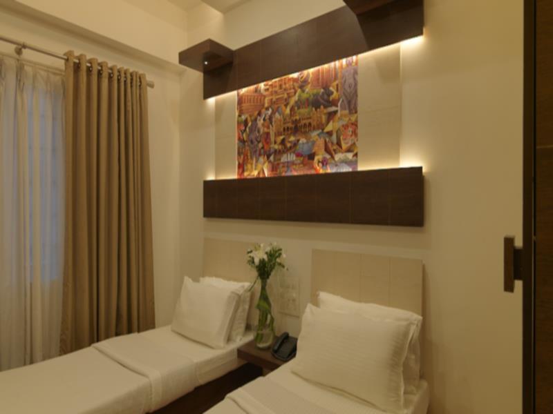 Hostel Hotel Deva Residency