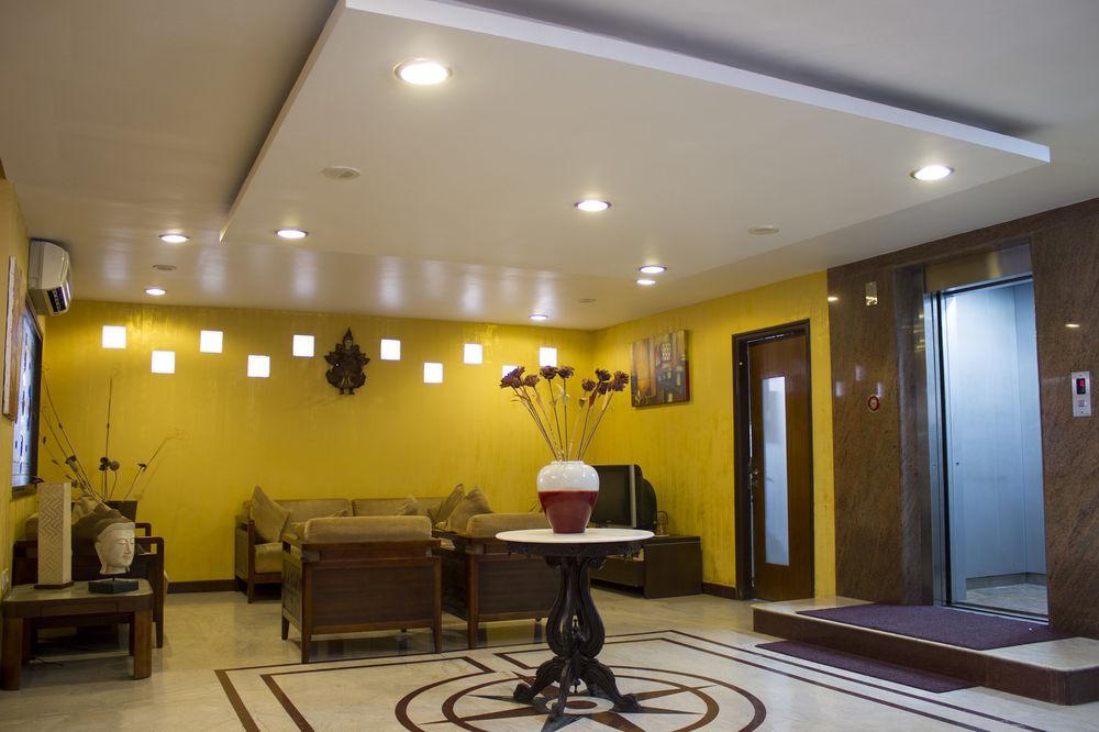 Hotel Oyo Premium Garuda Mall