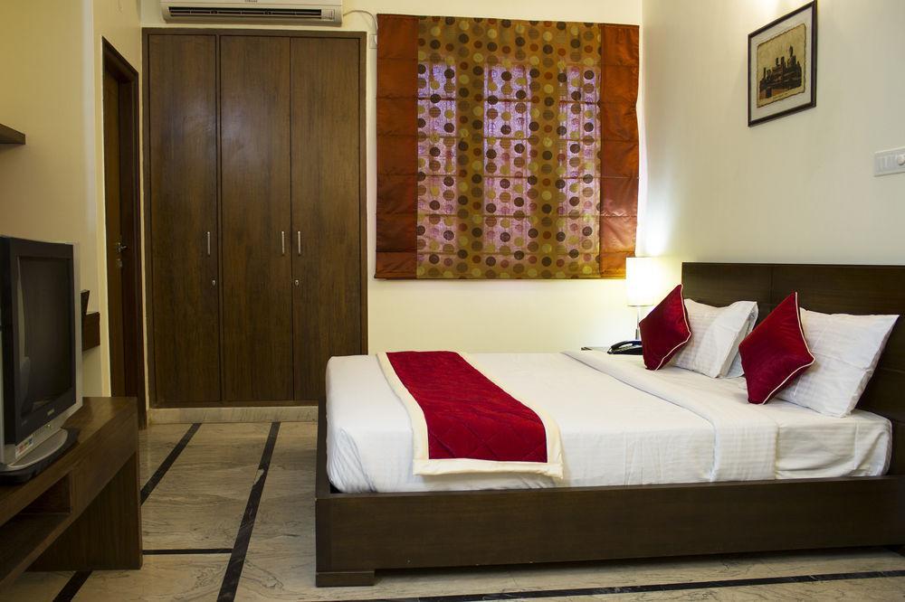Hotel Oyo Premium Garuda Mall 3*