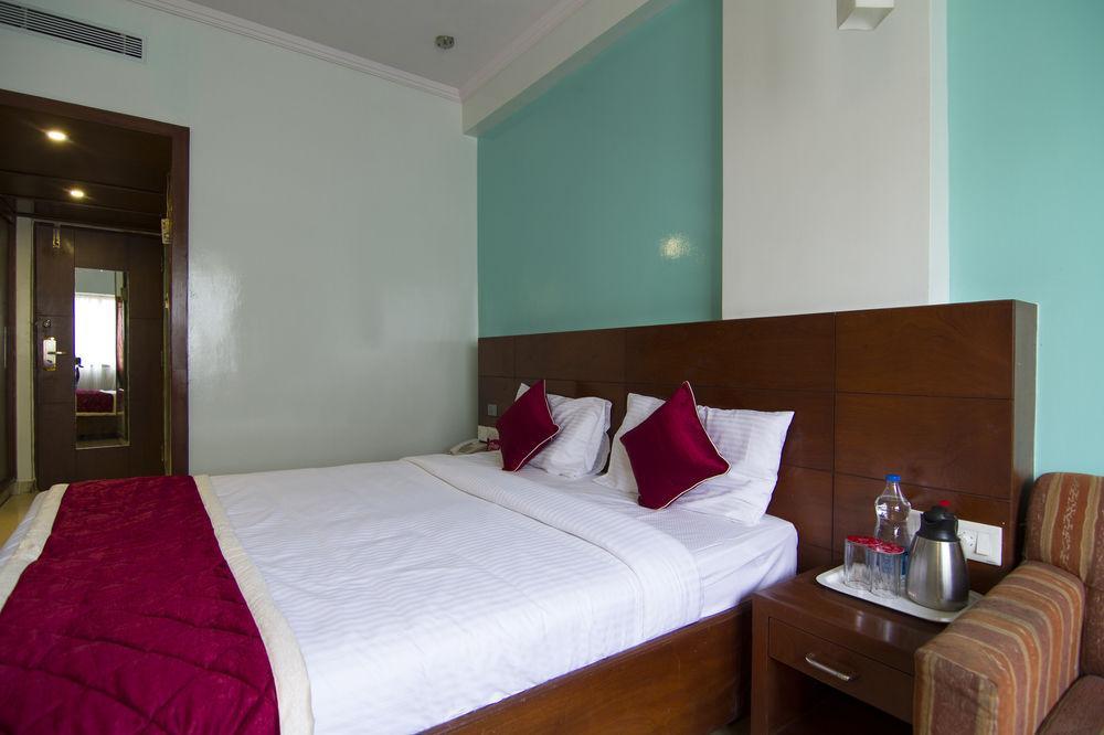Hotel Oyo Indiranagar 210 Bangalore