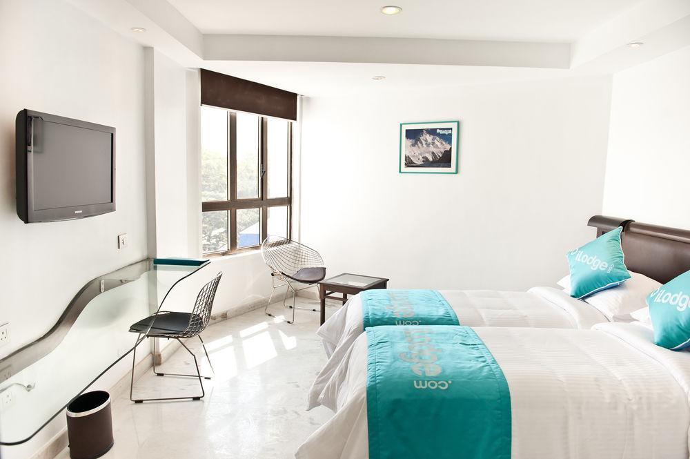 Paraag Hotel 3*