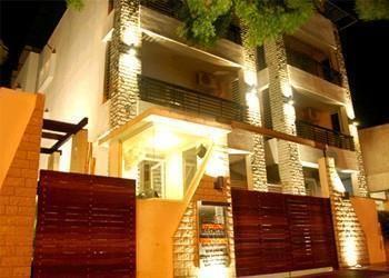 Treebo Trend Sterling Hotel 3*