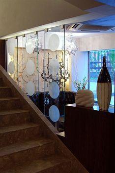 Hotel Lords Plaza 3*