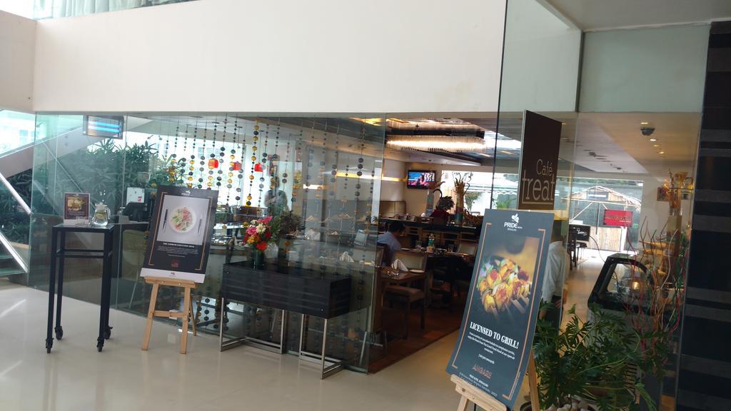The Pride Hotel, Hotel