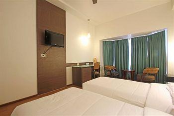 Ashraya International Hotel 3*