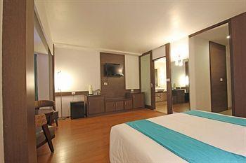 Hotel Ashraya International