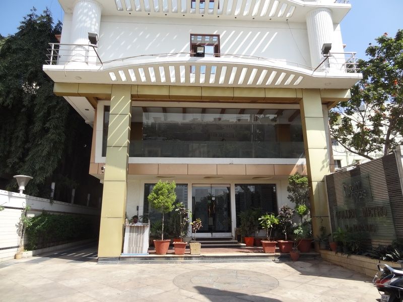 Golden Metro Hotel
