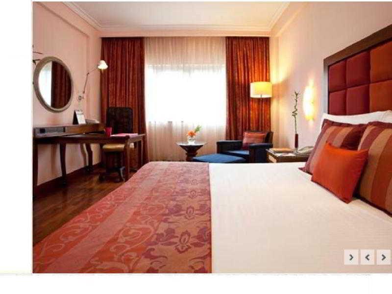 Vivanta Residency Road Hotel 5*