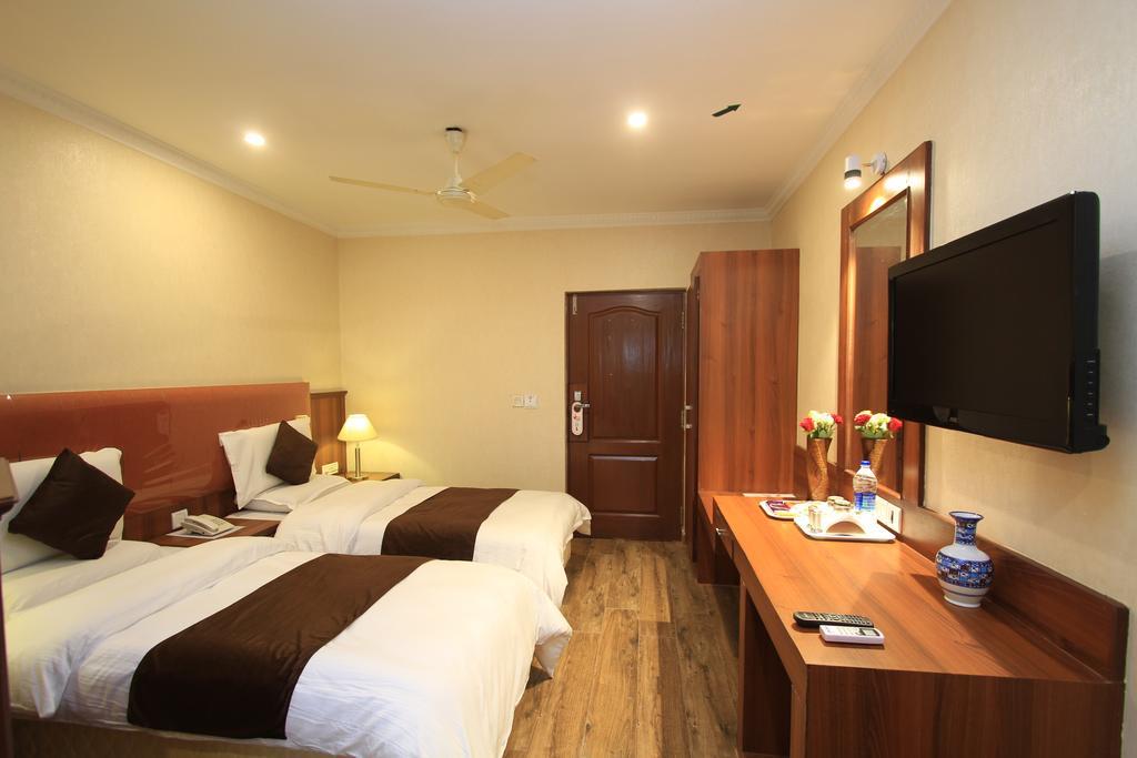 Noor Empire International Kormangala 3*