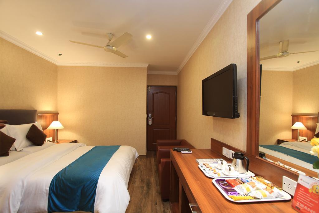 Hotel Noor Empire International Kormangala 3*