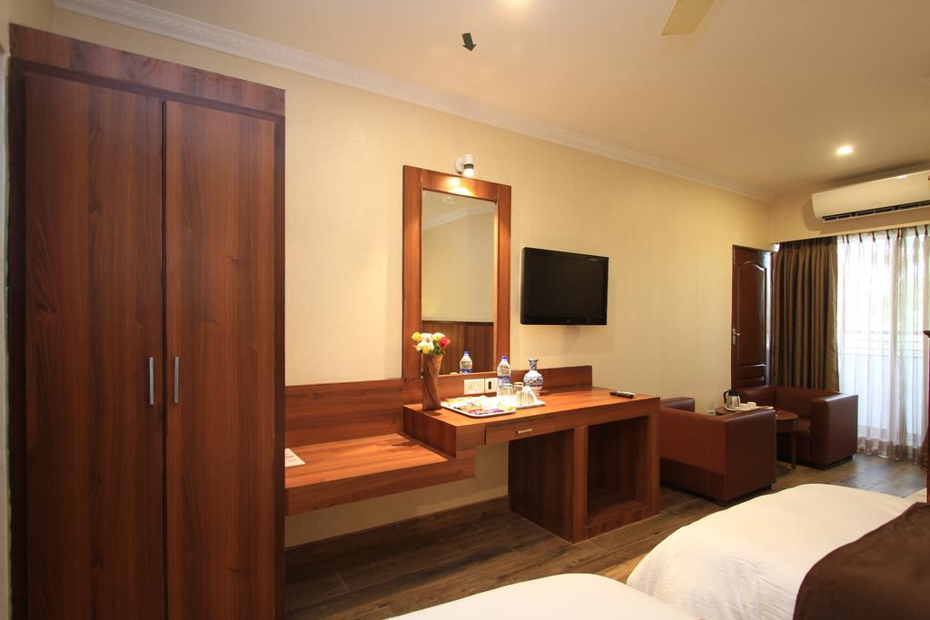 Noor Empire International Kormangala Hotel