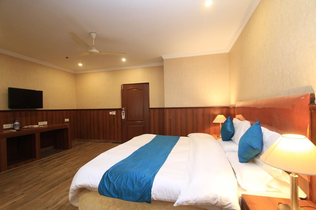 Noor Empire International Kormangala Hotel