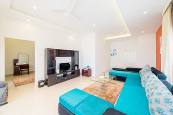 Treebo Jagadish Suites Hotel 3*