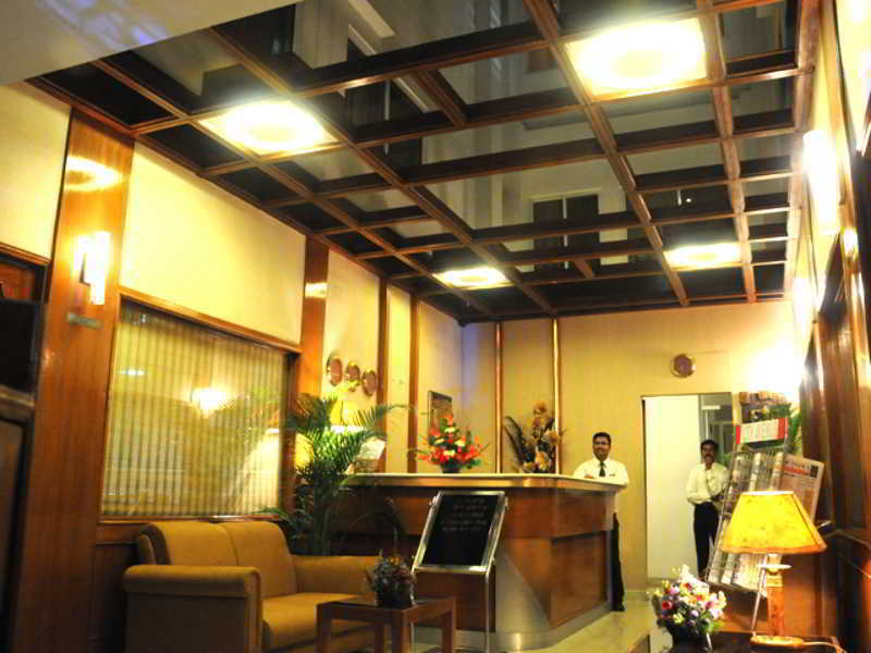 Upar Indiranagar Hotel 3*