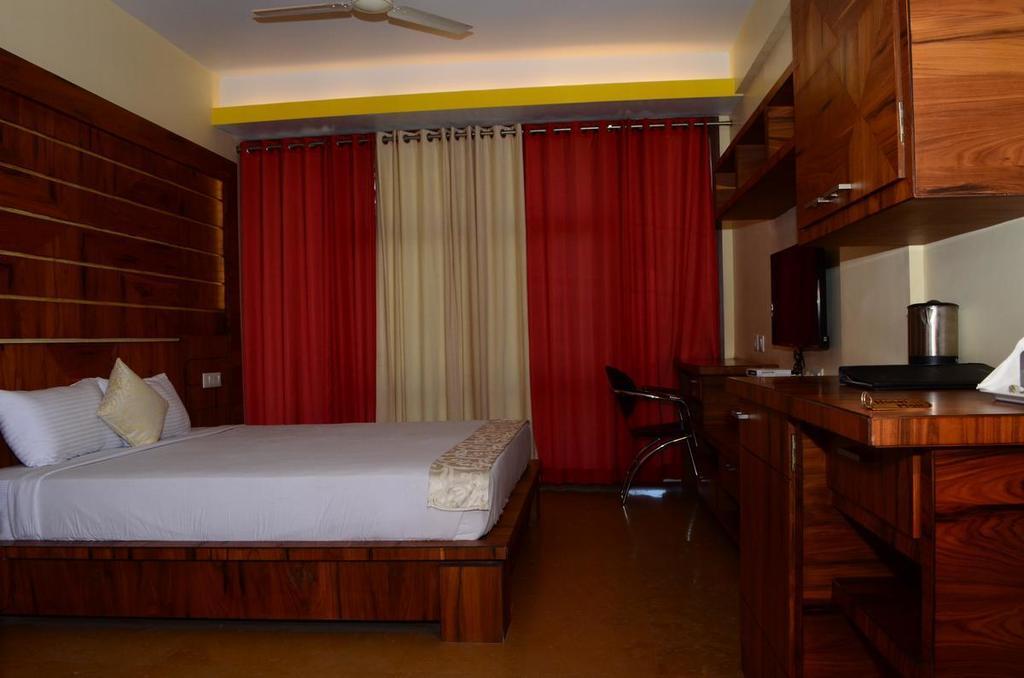 Mak 3* Bangalore