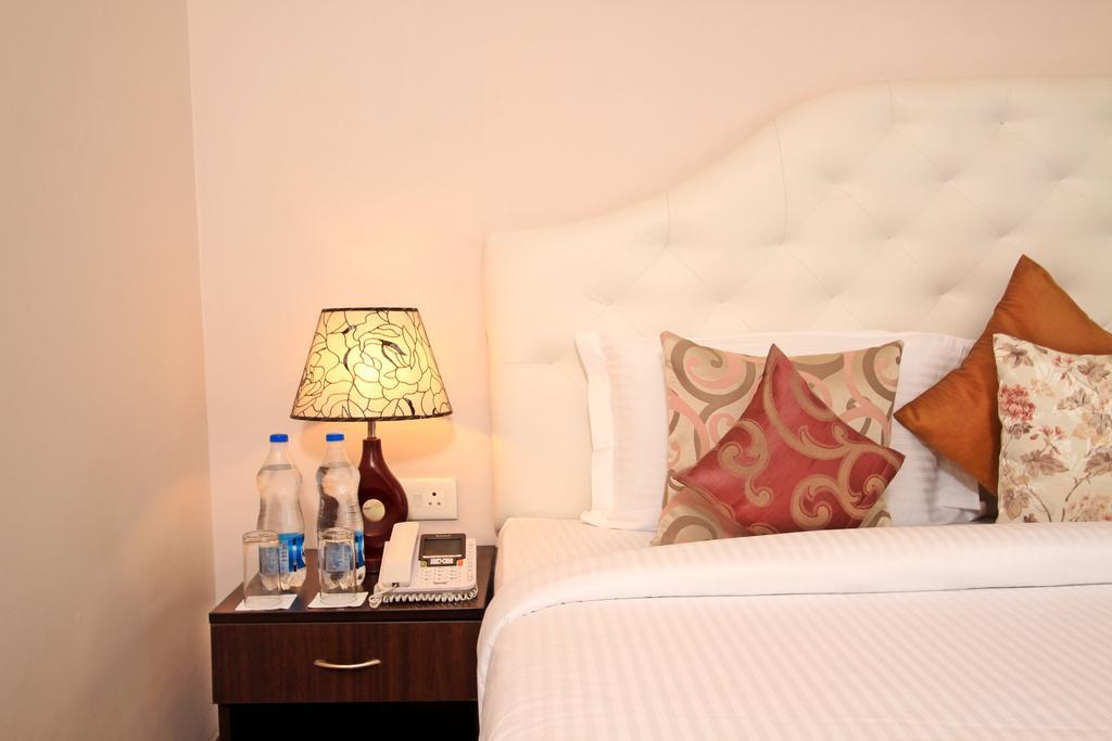 Chris Whitefield Hotel 4*
