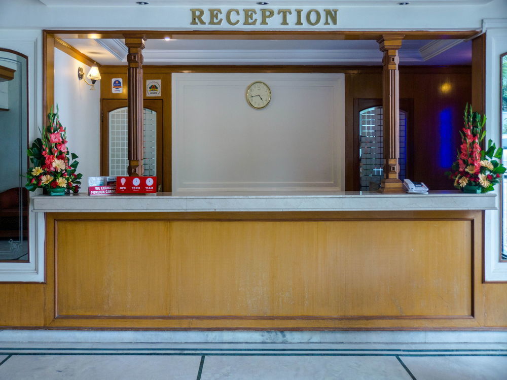 Oyo Premium Residency Road Hotel