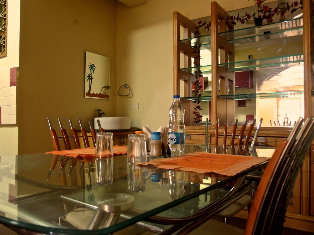 Pleasant Boulevard Hotel