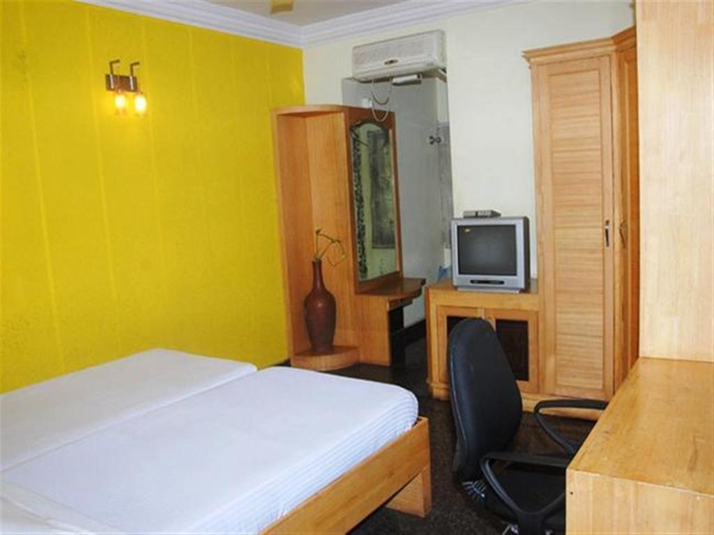 Pleasant Boulevard Hotel 2*