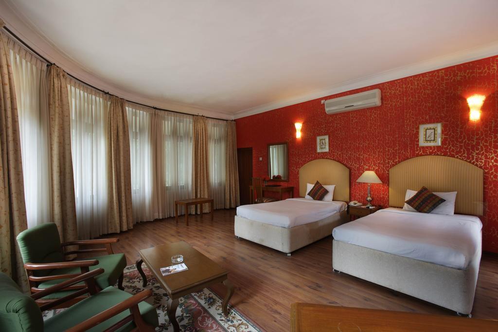Hotel Jayamahal Palace 4*