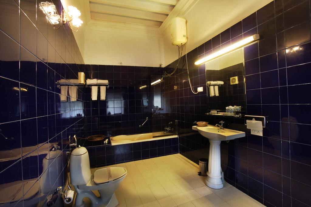 Hotel Jayamahal Palace