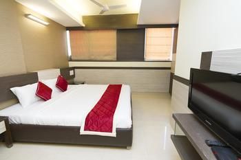 Oyo Vijayanagar Hotel