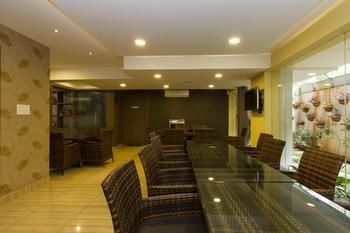 Oyo Premium Indiranagar Cambridge Layout