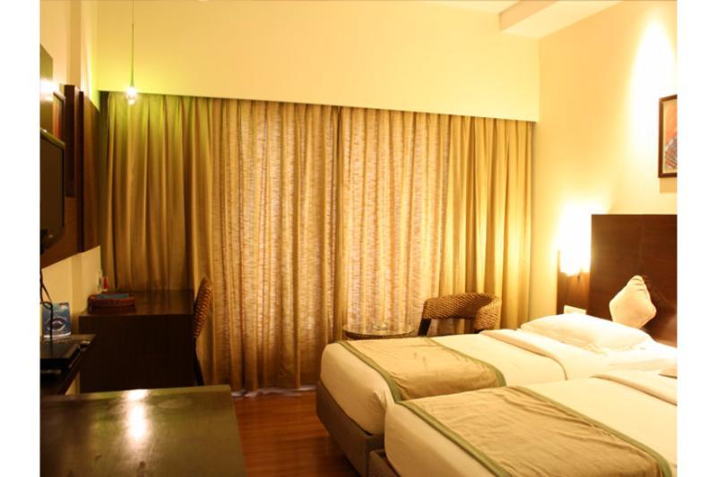 Nandhana Hometel 2*