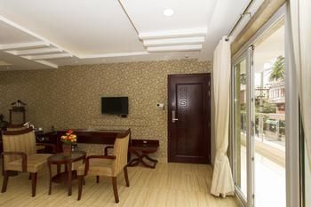 Oyo Premium Indiranagar Cambridge Layout Hotel 3*
