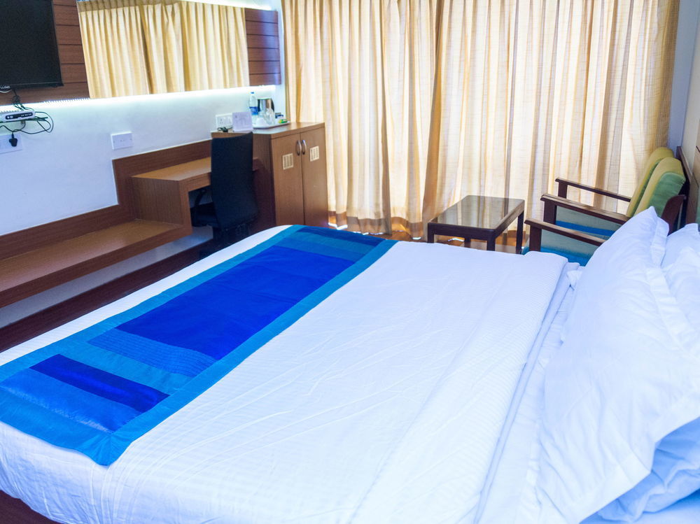 Oyo Premium Residency Road 3*