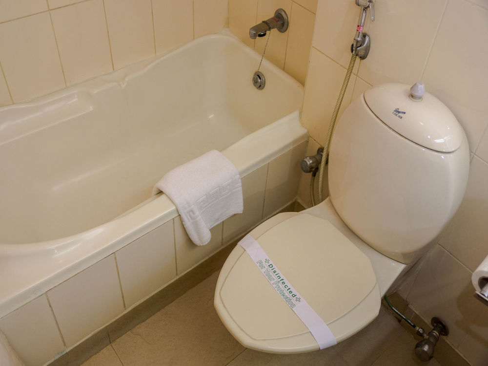 Oyo Premium Residency Road Hotel