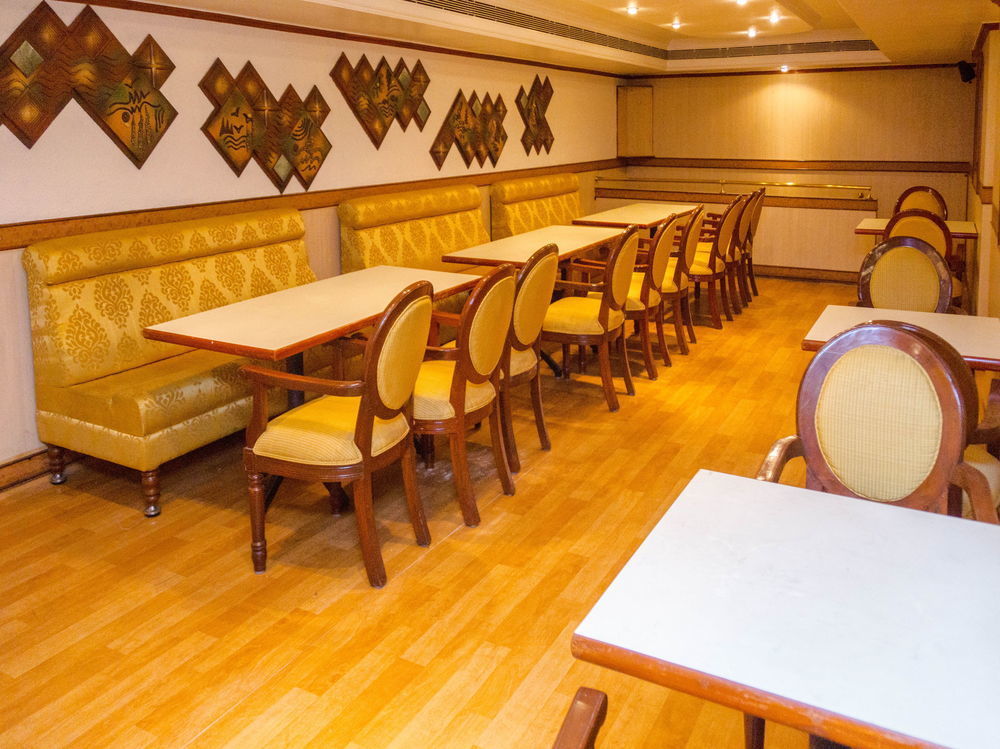 Oyo Premium Residency Road Hotel Bangalore