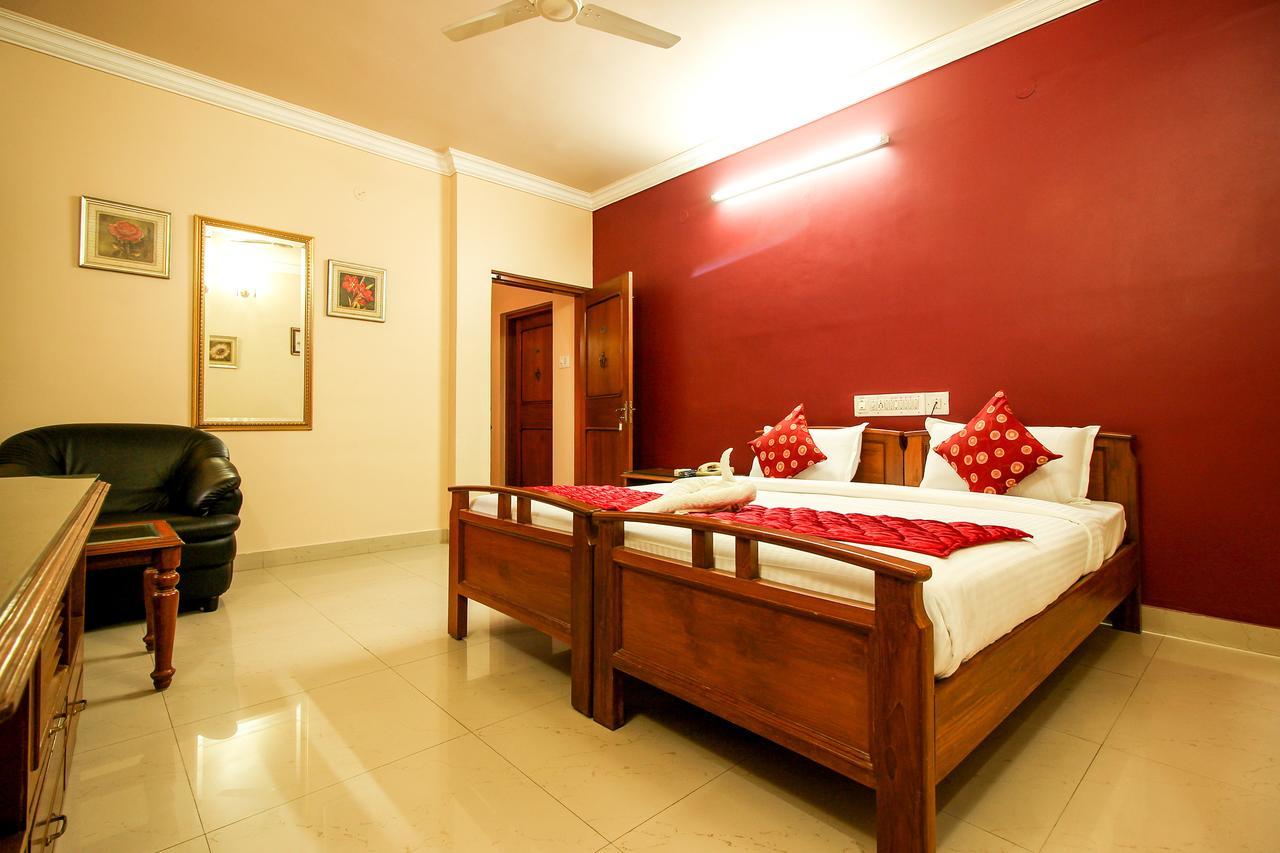 Oyo 24573 Eyrie Comforts Hotel Bangalore