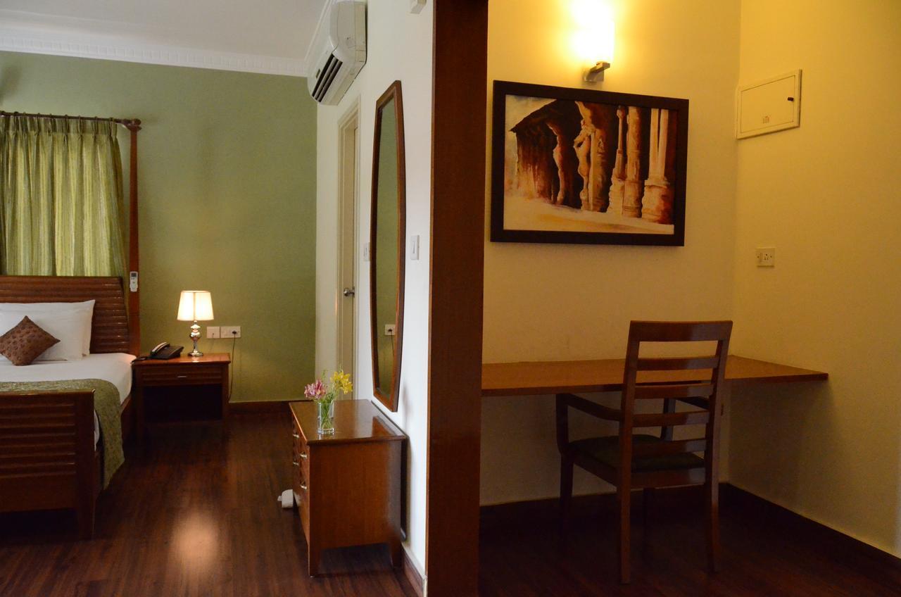 Hotel Trinity Suits 3*