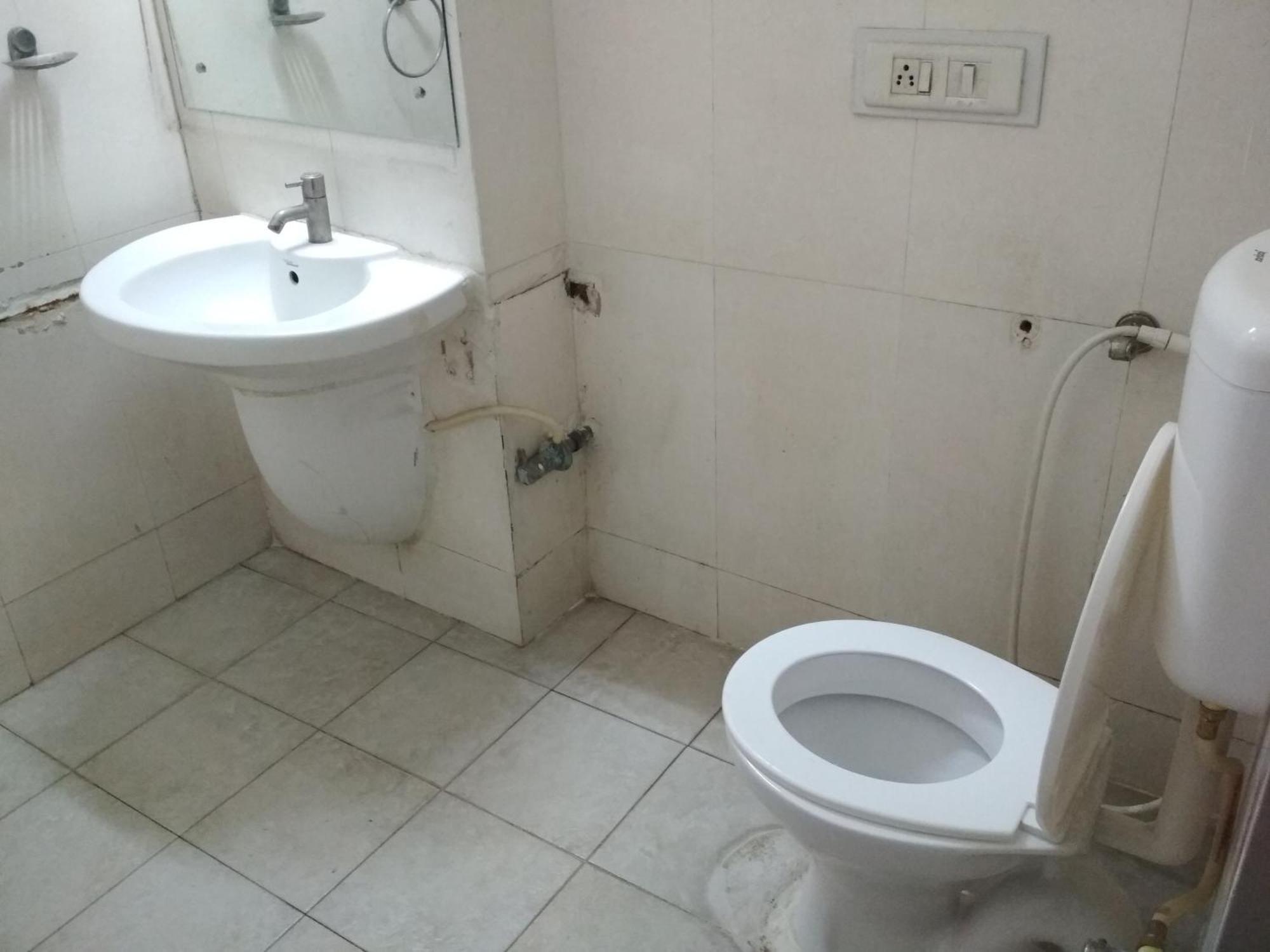 Classic Comfort Hotel *