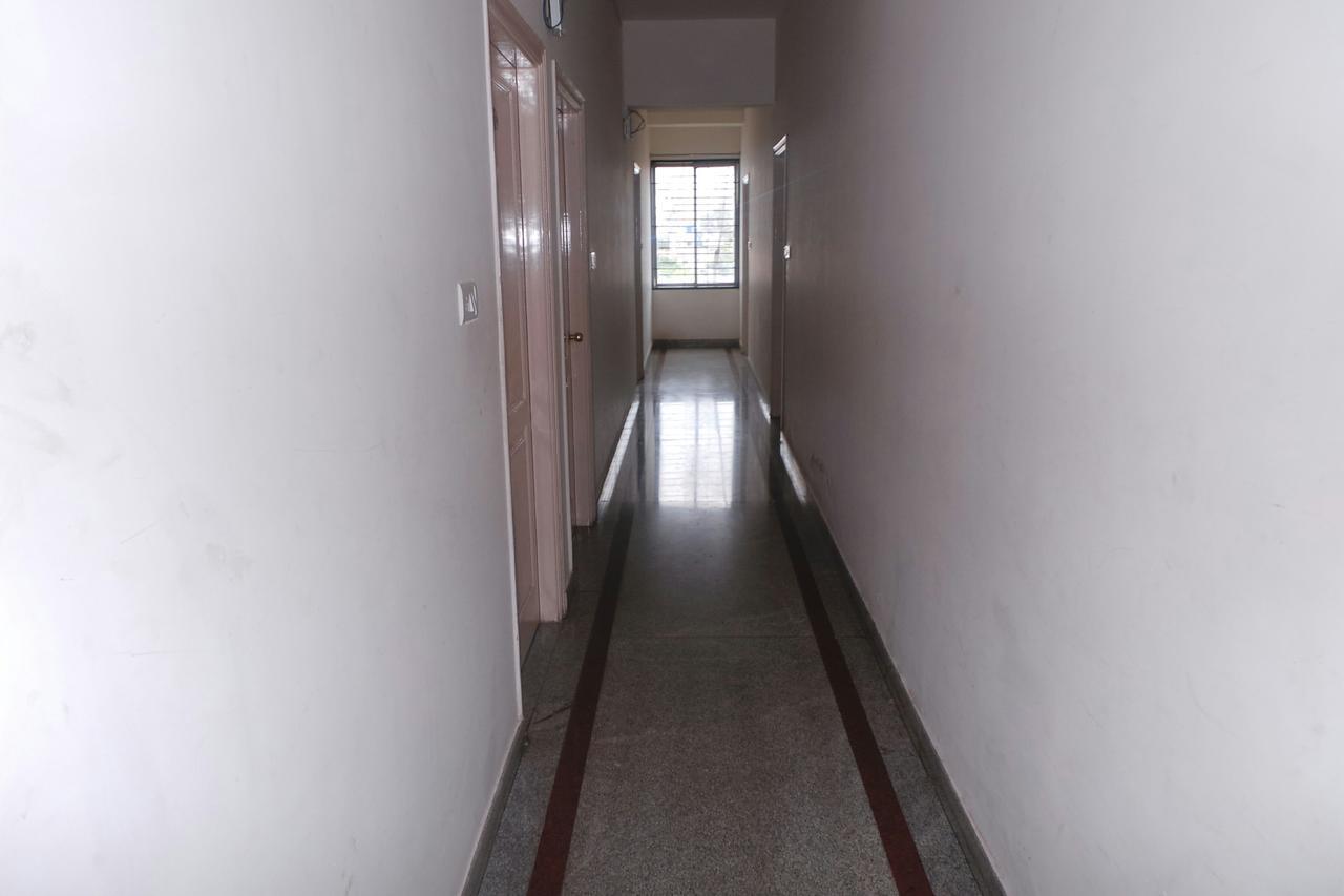 Soundarya Hotel 2*