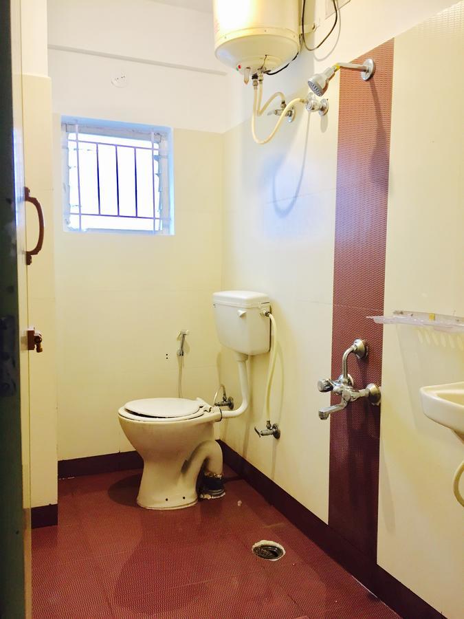 Transit Dorms - A Backpackers & Hostel