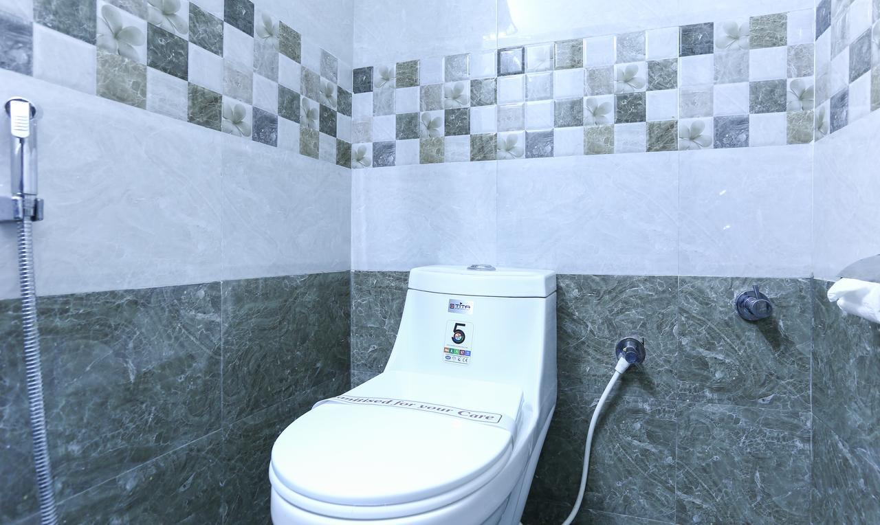 Oyo 30525 Dwarka Grand Bangalore